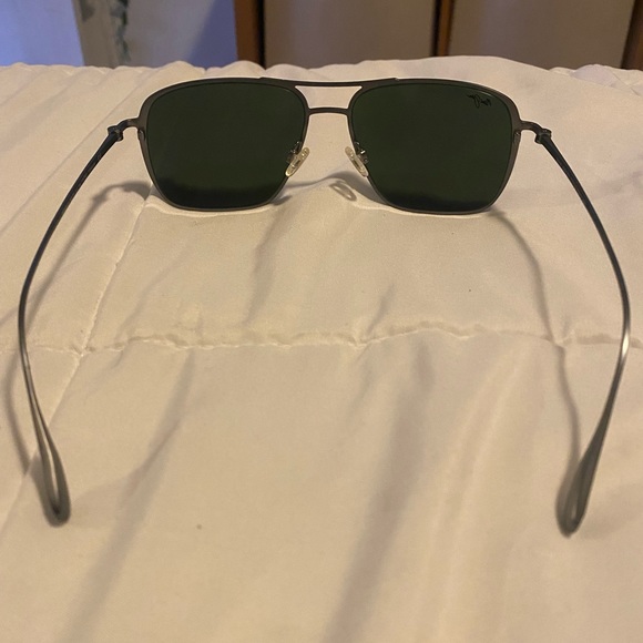 Maui Jim Beaches titanium frame. Exclusive Maui Invitational case. - Picture 6 of 10